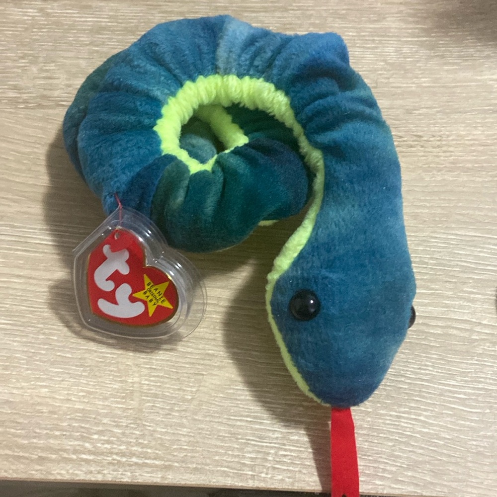 Ty Beanie Baby HISSY the Snake (3.5 Inch)(25 Inch Uncoiled) NEW MWMTs Plush Toy